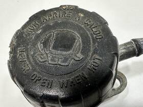 66810261b Ducati 748 916 996 998 Upper Top Water Coolant Tank Reservoir Filler Neck Cap