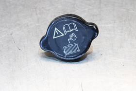 T2100699 Triumph 2001 Daytona 955i Radiator Cap