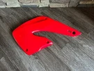 2000 & 2001 Honda CR125R CRF250R Left Side Radiator Shroud Ufo HO03664070. Fixed Price $9.95.